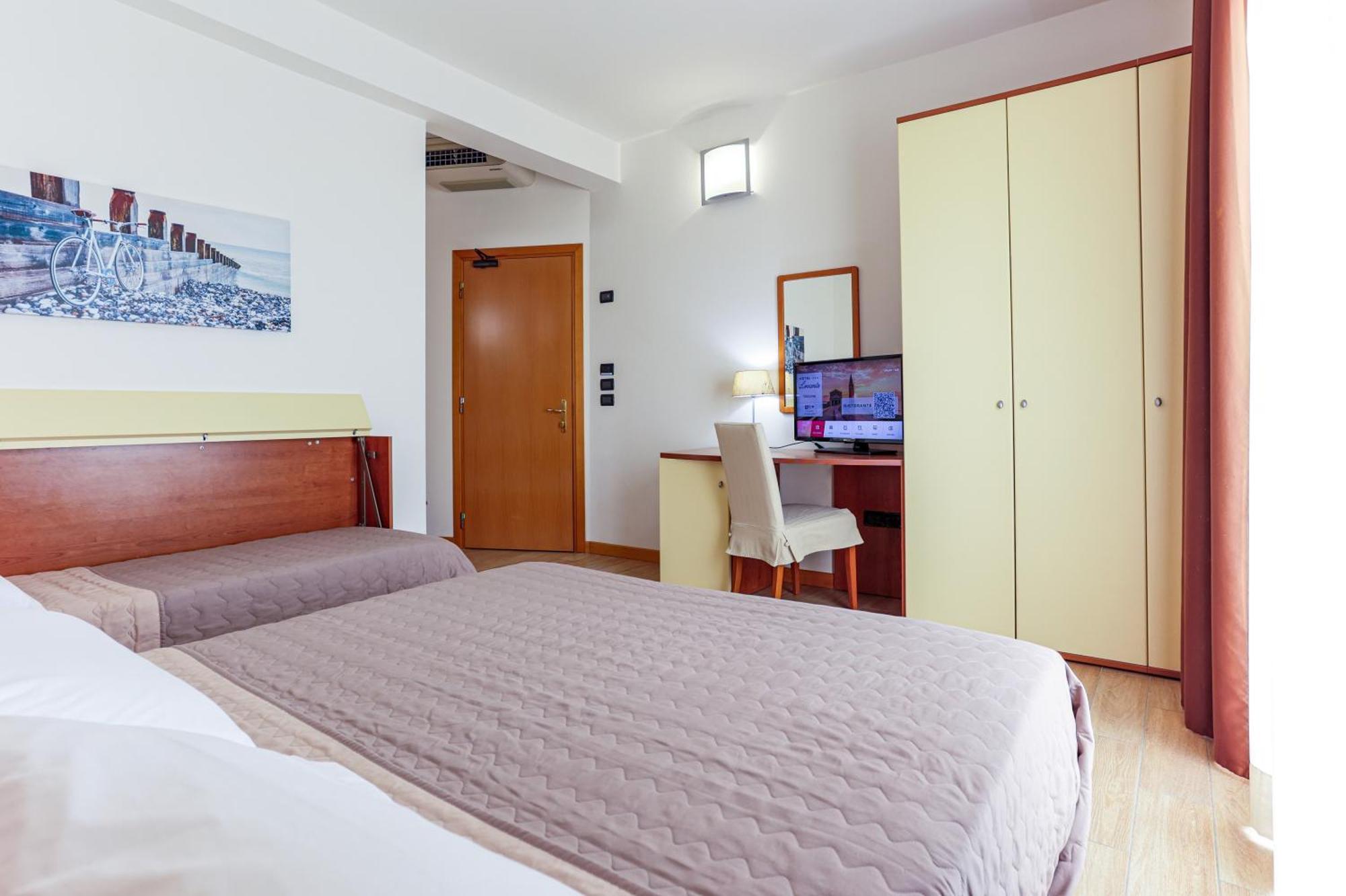 Hotel Levante Caorle Esterno foto
