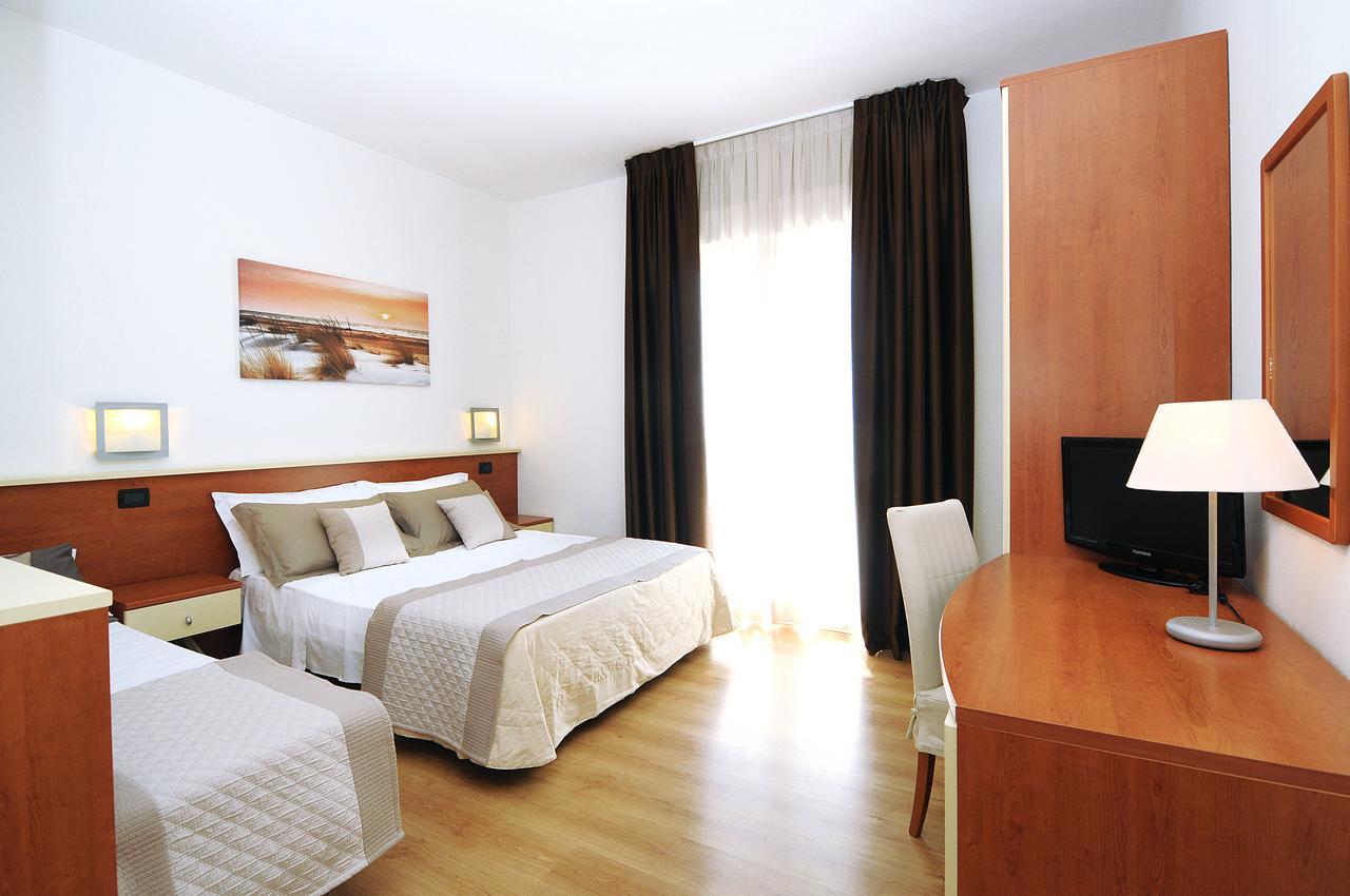 Hotel Levante Caorle Esterno foto