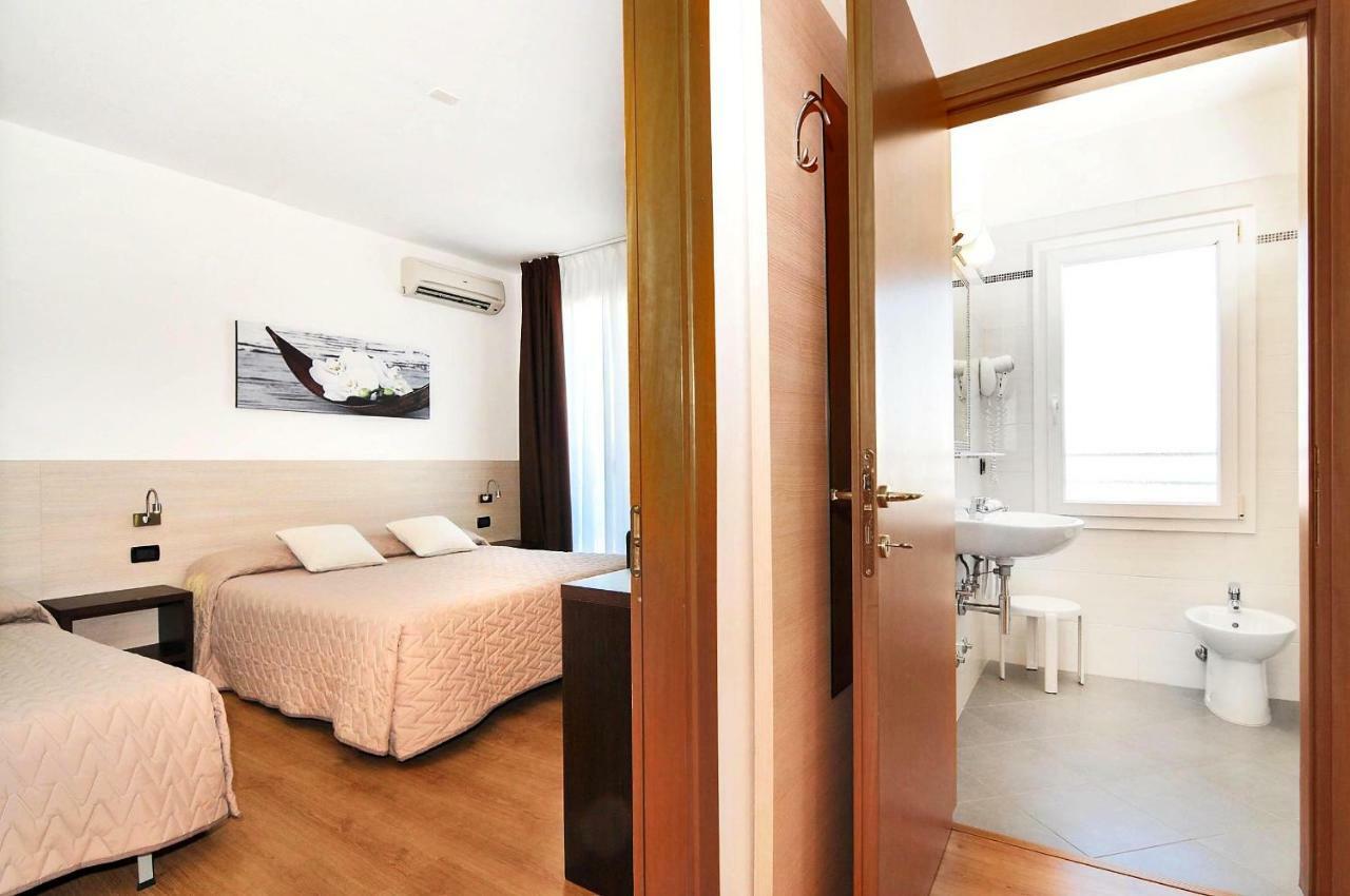 Hotel Levante Caorle Esterno foto